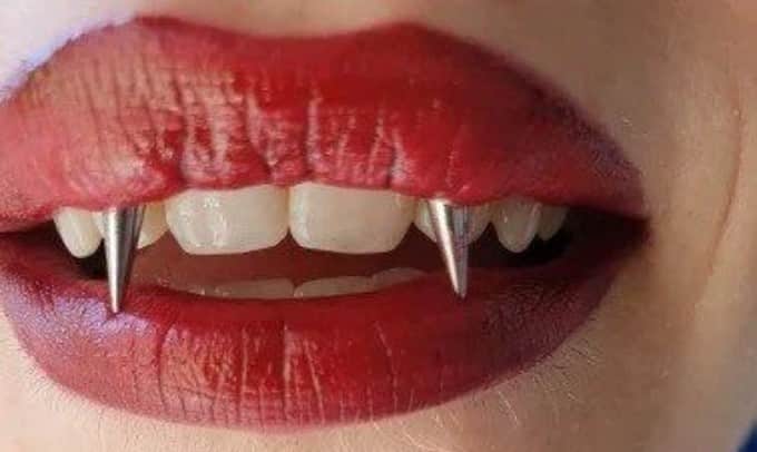 vampire smiley piercing