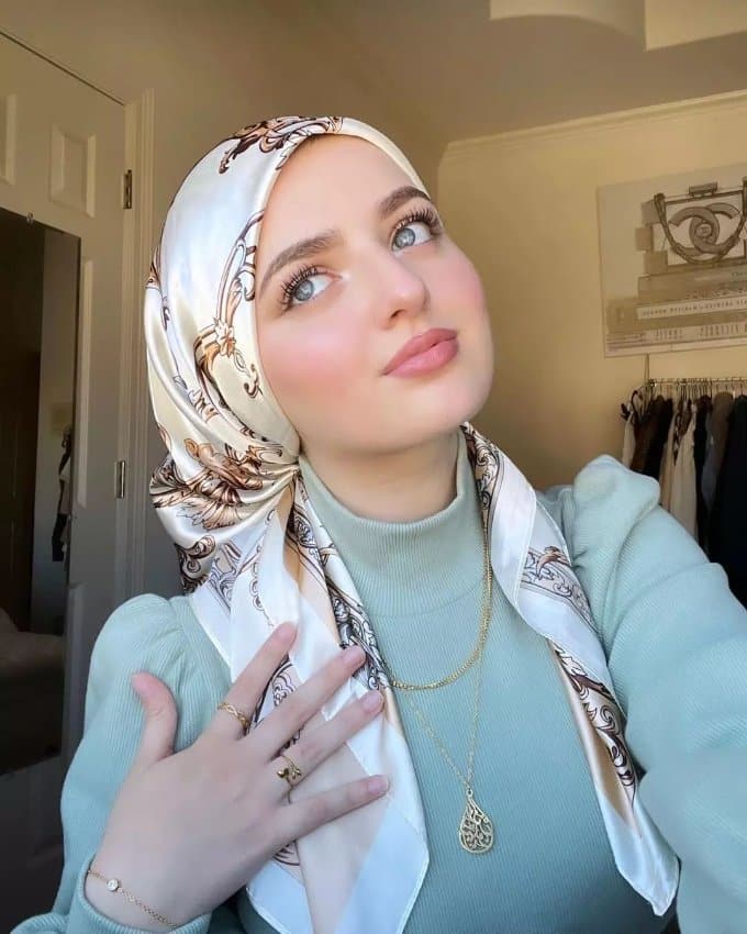 Bold printed style hijab
