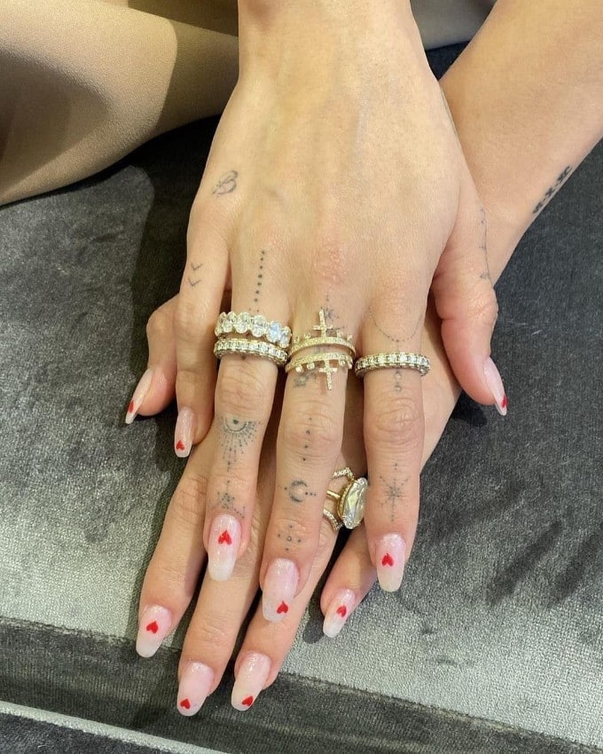 Hailey Beiber nail designs