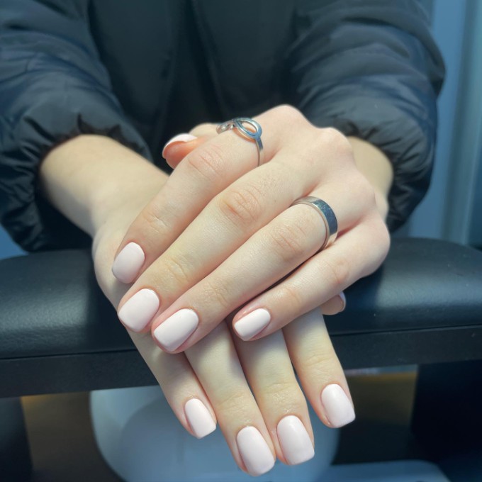 Light pink matte nails
