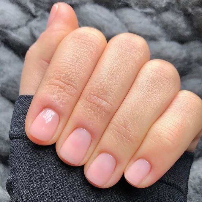 Nudes nails