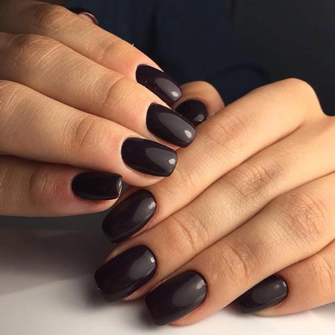Basic black nails