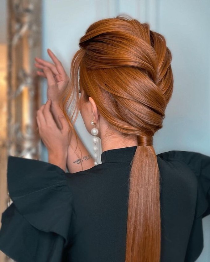 High Ponytail with Bow Accessory