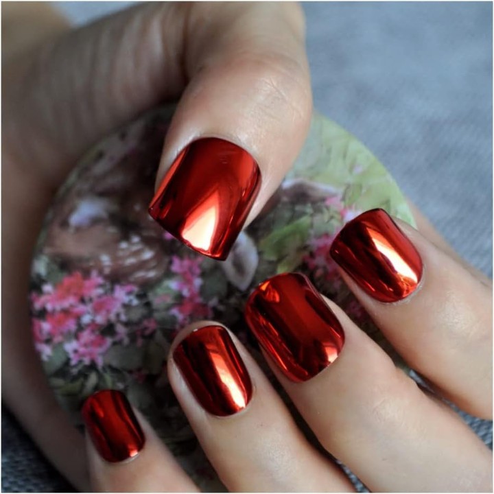Red Nails with a Holographic